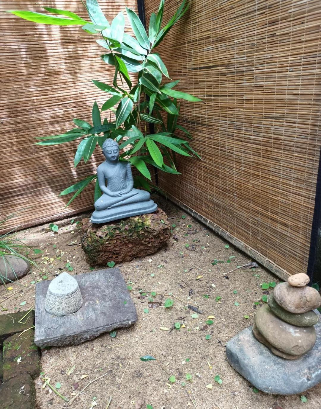 Idor Holidays Sri Jayewardenepura Kotte Ngoại thất bức ảnh